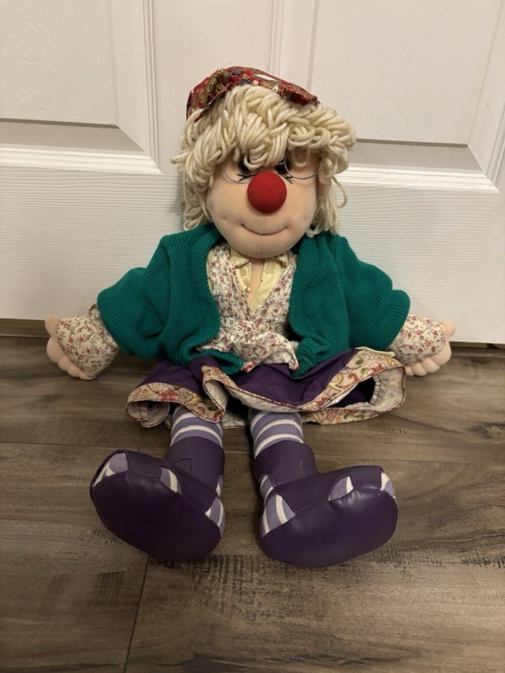 Vintage 1997 Big Comfy Couch Granny Garbanzo 22” Stuffed Plush Doll Commonwealth